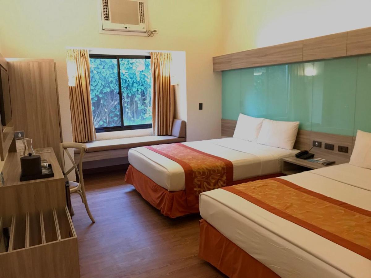 Microtel By Wyndham Boracay Balabag  Kültér fotó