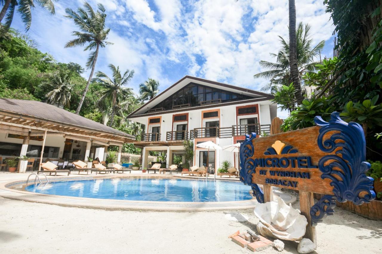 Microtel By Wyndham Boracay Balabag  Kültér fotó