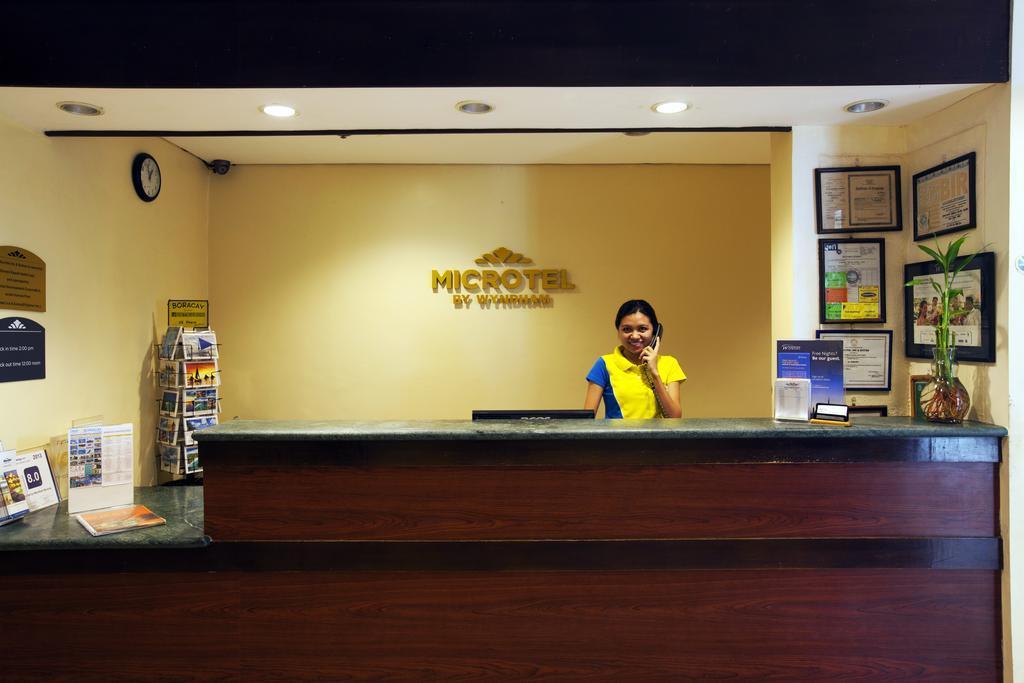 Microtel By Wyndham Boracay Balabag  Kültér fotó