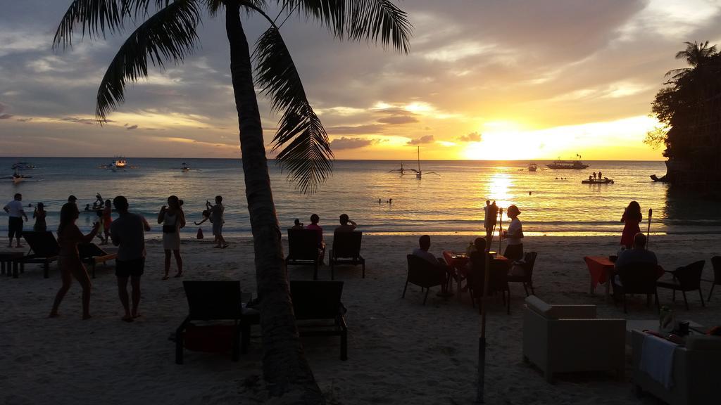 Microtel By Wyndham Boracay Balabag  Kültér fotó