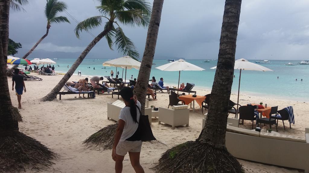 Microtel By Wyndham Boracay Balabag  Kültér fotó