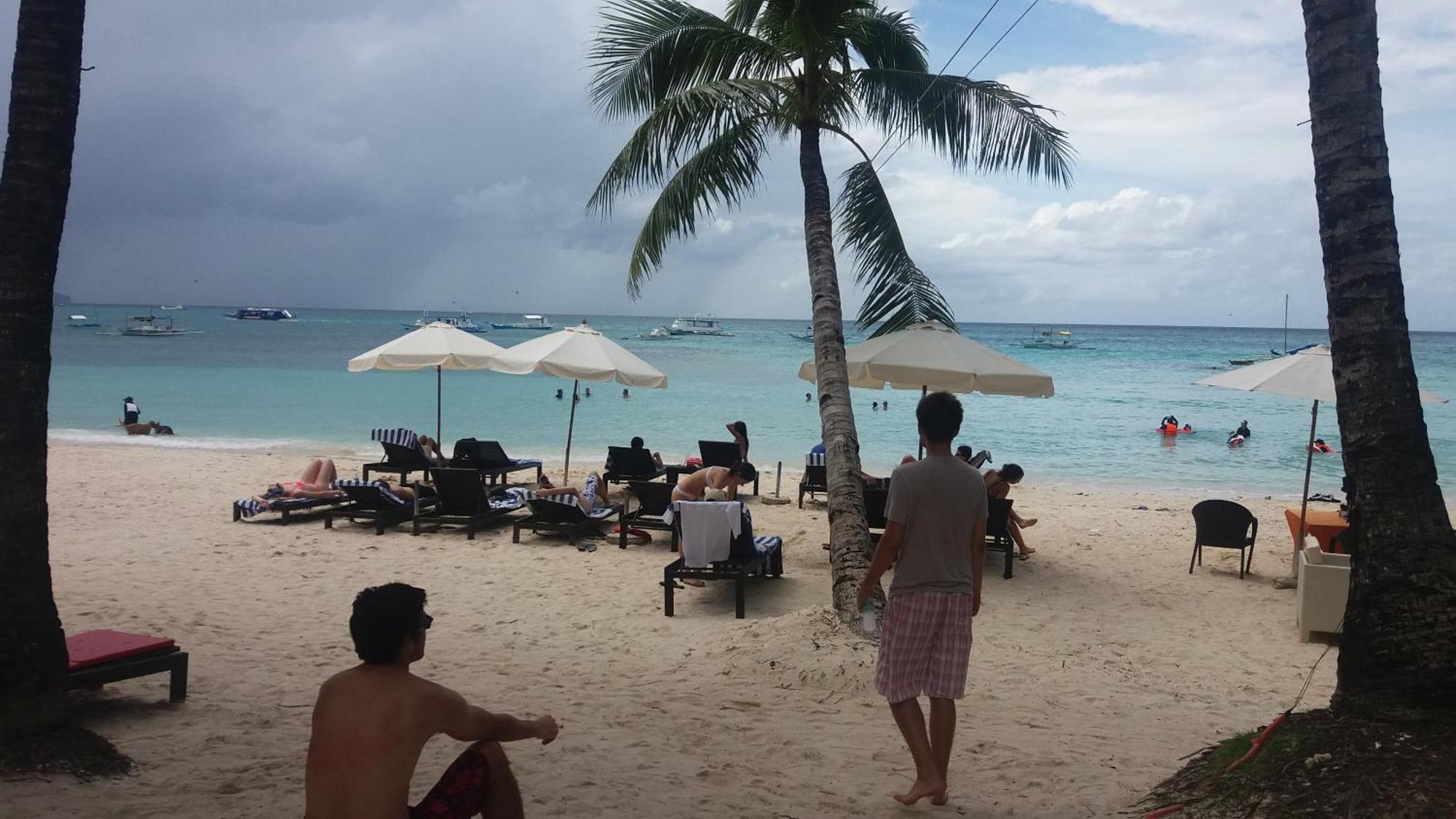 Microtel By Wyndham Boracay Balabag  Kültér fotó
